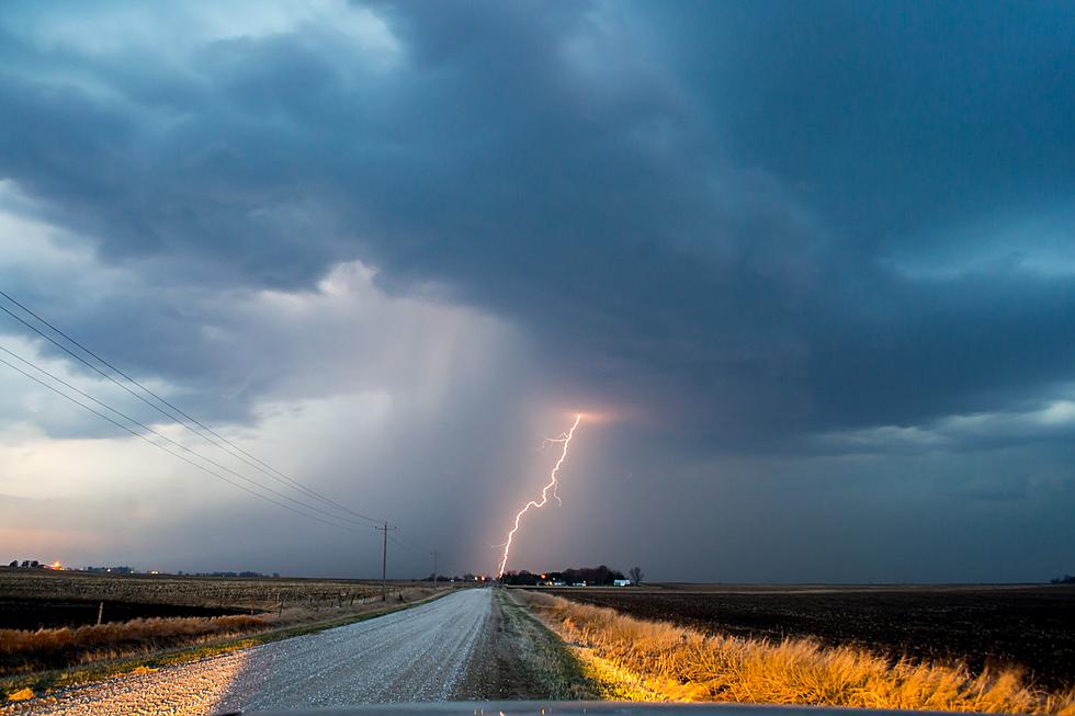 Amateur Storm Chaser? How Exactly Does One &#8220;Turn Pro&#8221; in Iowa?