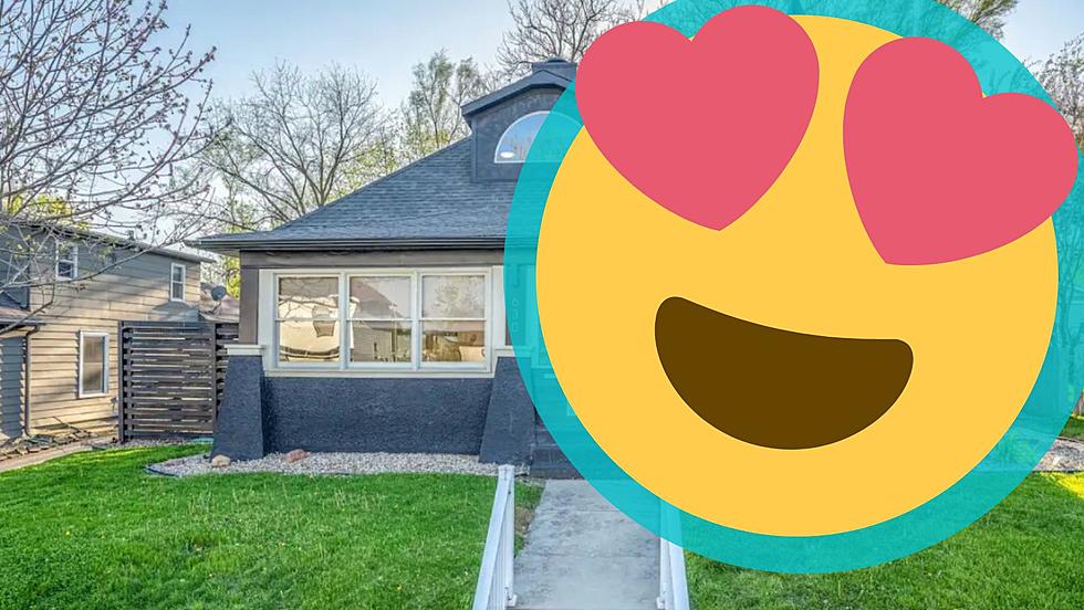 This “Tiny Castle” is the Best Reviewed Airbnb in Iowa [PHOTOS]
