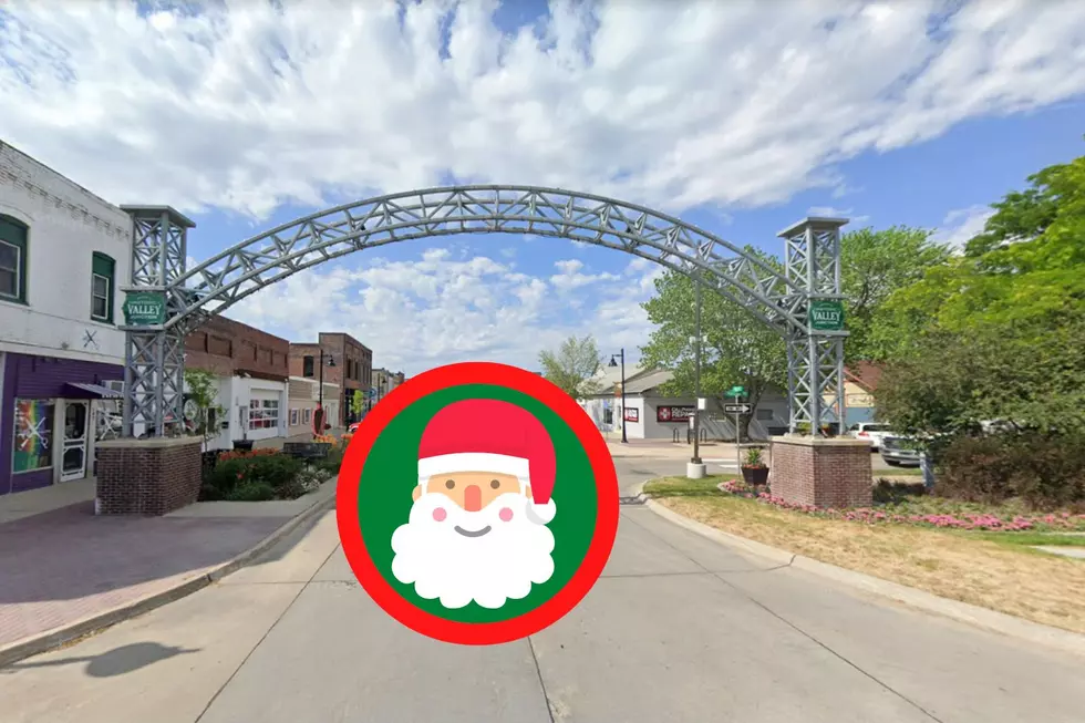 The Festive Iowa Village Among America&#8217;s Best Christmas Towns