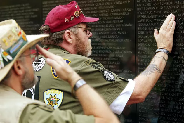 &#8216;The Wall That Heals&#8217; Vietnam Memorial Arrives in Connecticut