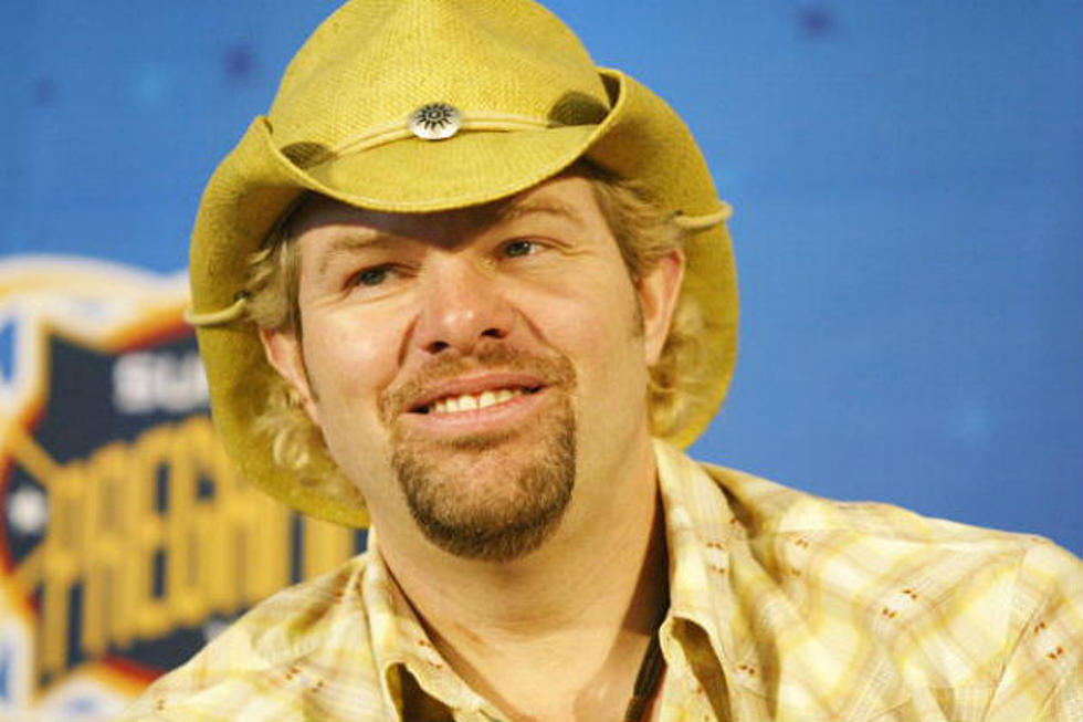 Toby Keith Helps Christine Fulton Win By a ‘Country Nose’