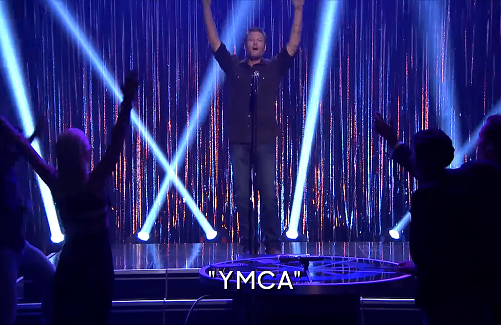 Blake Shelton Plays ‘Spin the Microphone’ and Sings YMCA [VIDEO]