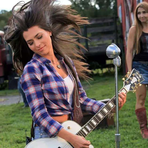 Yorktown&#8217;s Jessica Lynn Is Taking Country by Storm