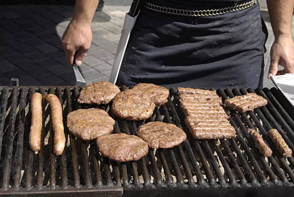 Who&#8217;s Better At Grilling, Men or Women? [POLL]