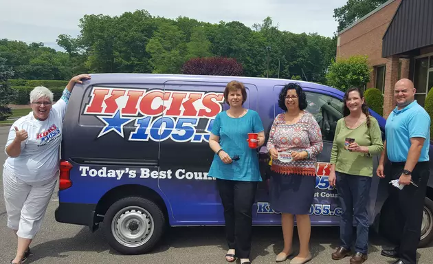 Bethel&#8217;s Amica Mutual Gets Some Lunch Insurance In Kicks Country Work Zone