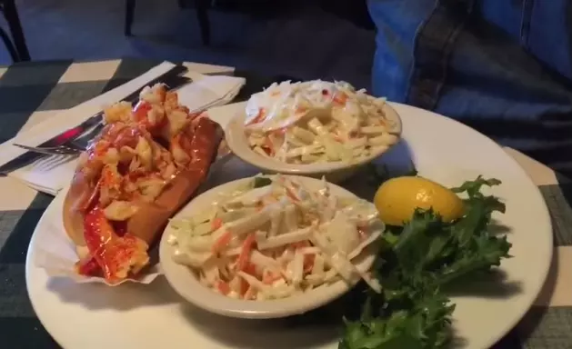 5 Places to Get the BEST Lobster Rolls in Connecticut