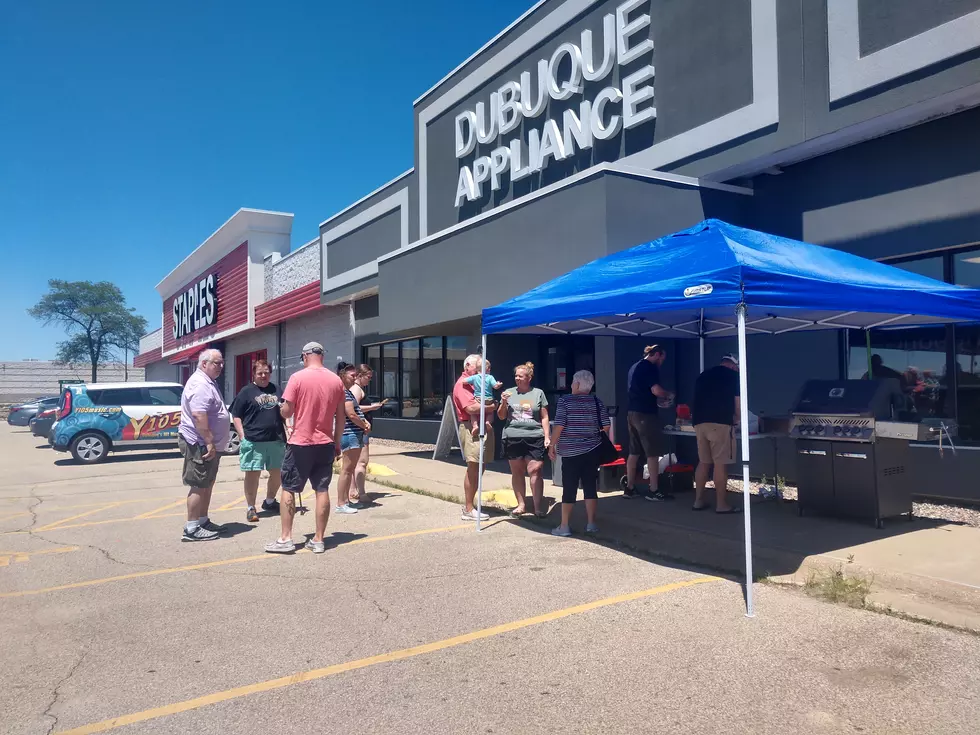 Dubuque Appliance’s “Cookout Sale” Had Street Tacos to Go with Great Deals