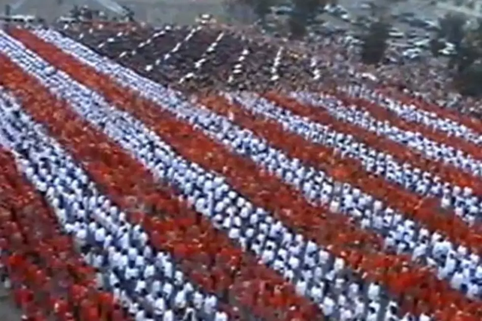 30 Thousand Gather To Create A Human Flag [VIDEO]