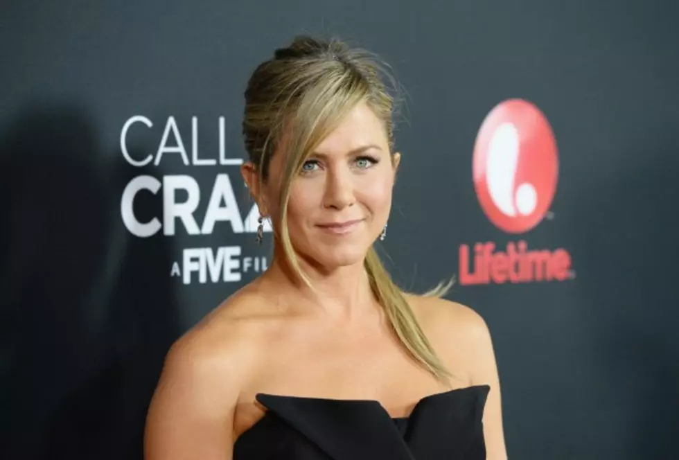 Jennifer Aniston Shows Off &#8216;Cupping Marks&#8217; on Red Carpet