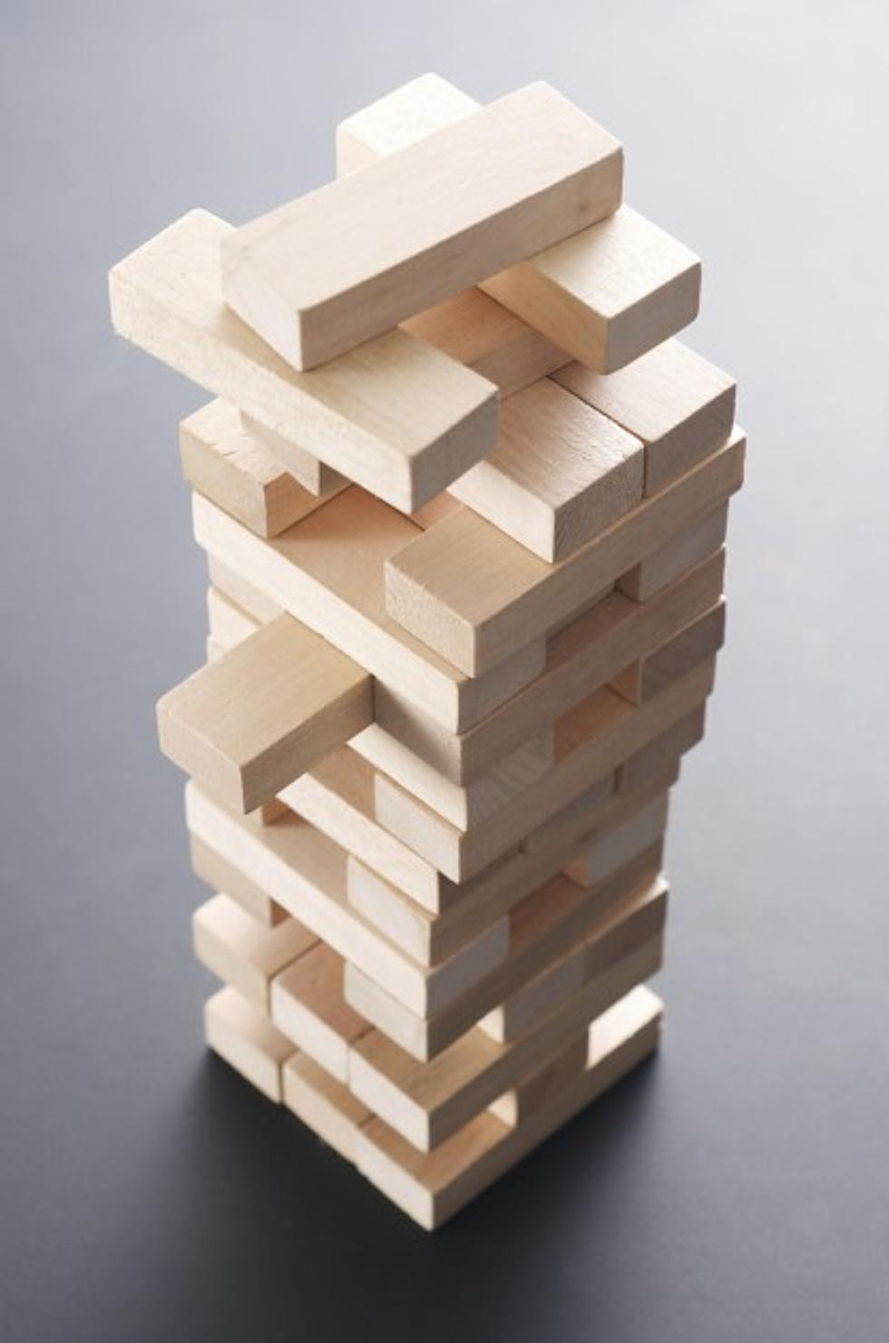 Largest Game of Jenga Ever Played [VIDEO]