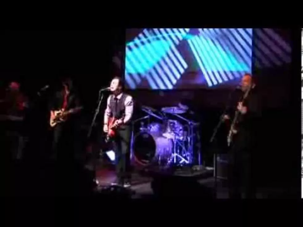 Tribute to The Monkees at Pioneer Place Courtesy of Justin Ploof and the Throwbacks [VIDEO]