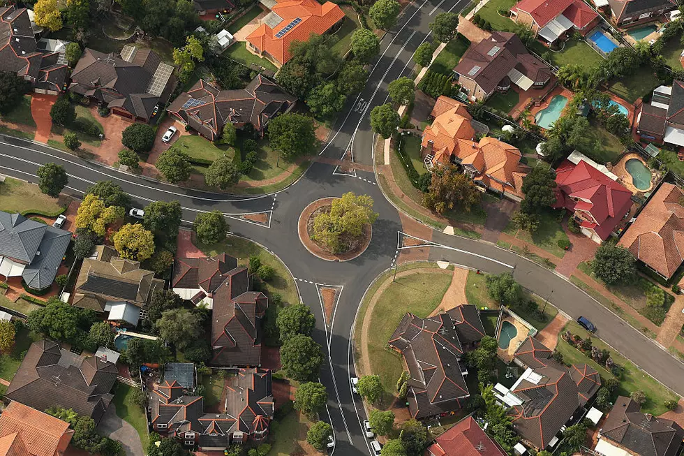 Driving School Refresher: How to Use a Roundabout