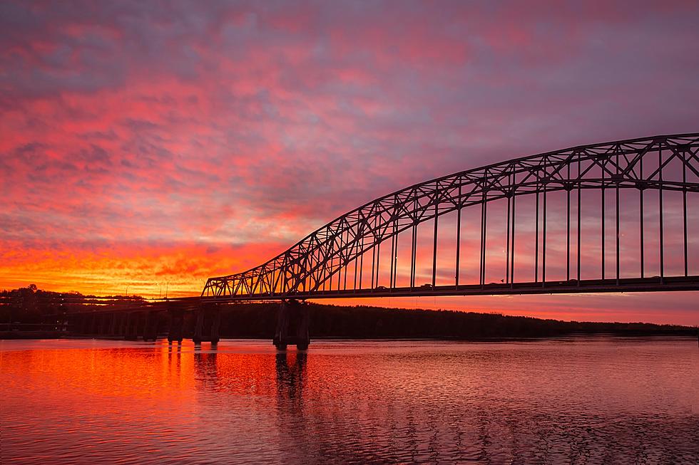 Awesome Photo of Sunrise Over the Mississippi at Dubuque, Iowa