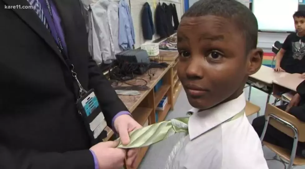 Minnesota 4th-Grade Teacher Dresses His Students for Success Every Tuesday