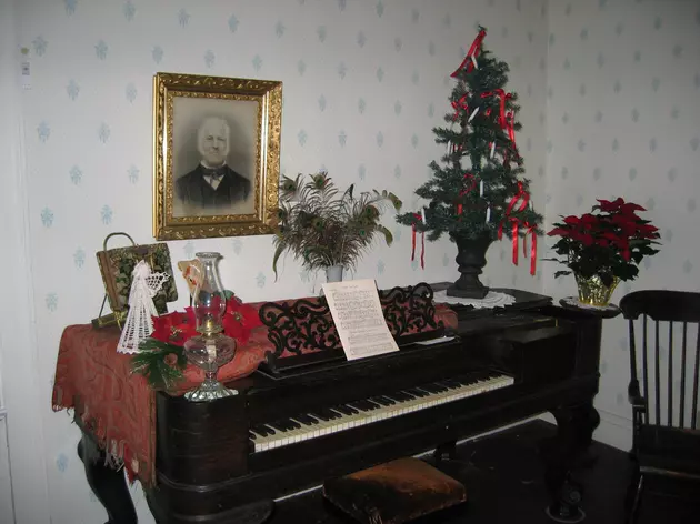 French-Canadian Christmas at Historic Alexander Faribault House