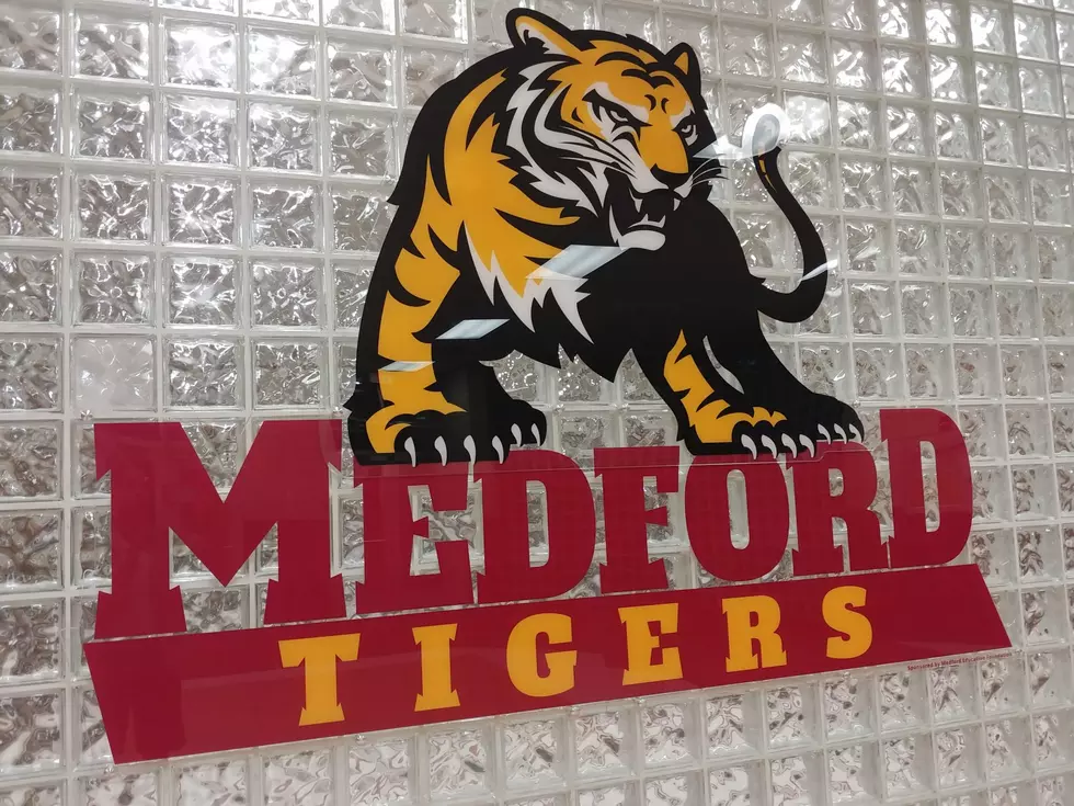 Medford’s Elwood Wins Wrestling Title; VonRuden Finishes Second
