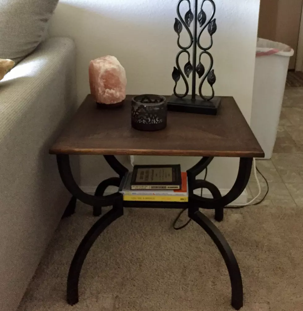 How To Refurbish An Old End Table &#8211; DIY On A Budget