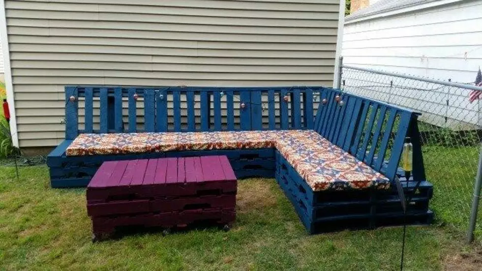 Outdoor Seating Made From Pallet Wood &#8211; DIY On A Budget With Tess