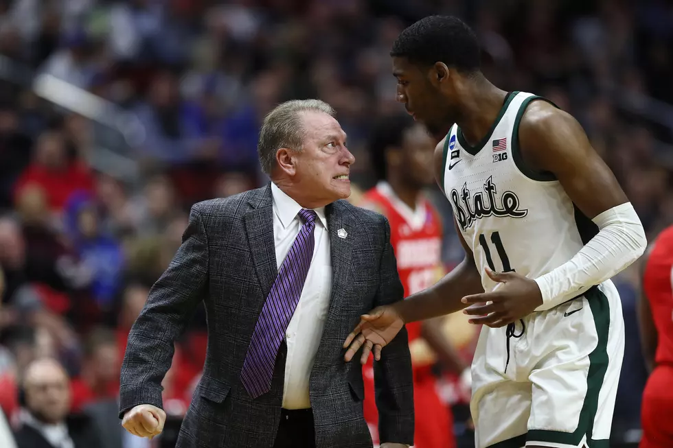 Tom Izzo Takes Control of His Spartans On The Court