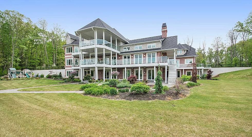 A Mansion & 3 Other Houses Sit on This Huge Battle Creek Property