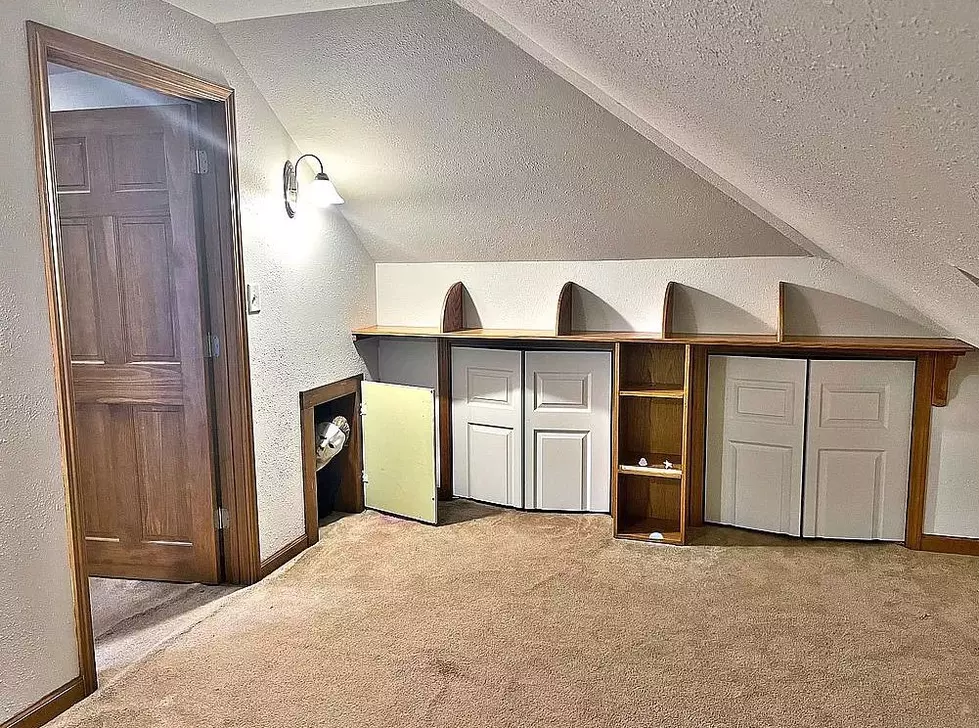 At $169,000 This Illinois Home For Sale is a KILLER Deal!