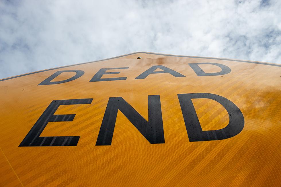 This &#8216;DEAD END &#8211; Your GPS is Wrong&#8217; Sign Confounds Drivers Near Shelby, Michigan