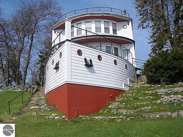 Is This Place For Sale a Boat House or a House Boat?