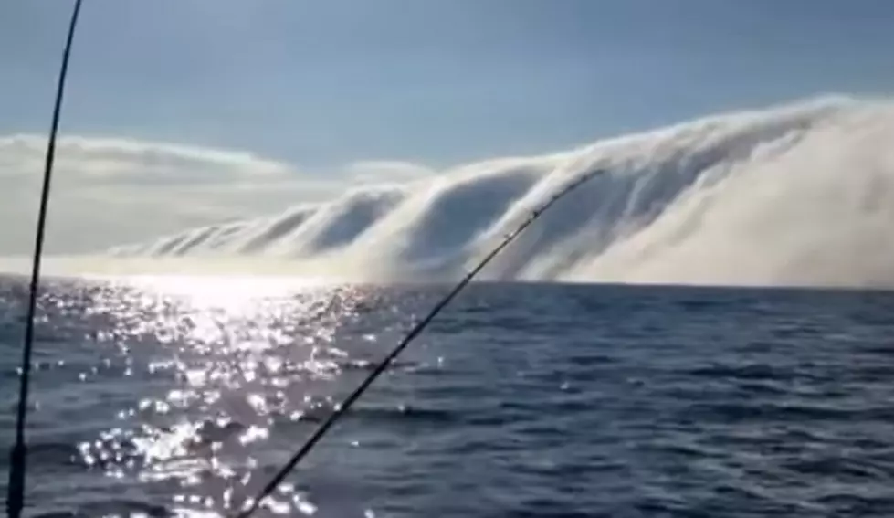 Creepy Monster Fog ‘Attacks’ Fishermen on Lake Michigan, 2014