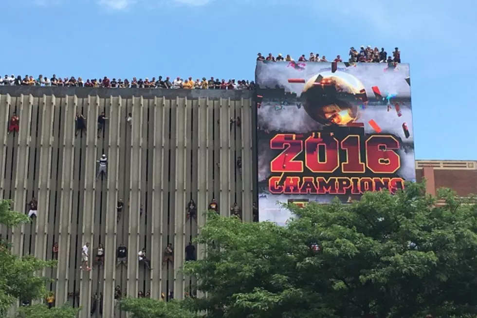 Cleveland Fans Risk Life to See Championship Parade