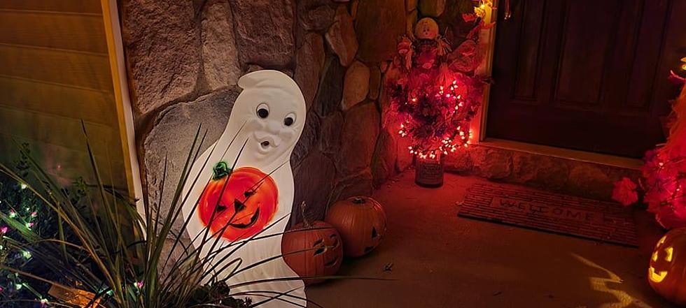Cute Ways To Decorate Your Home For Halloween This Year Outdoors