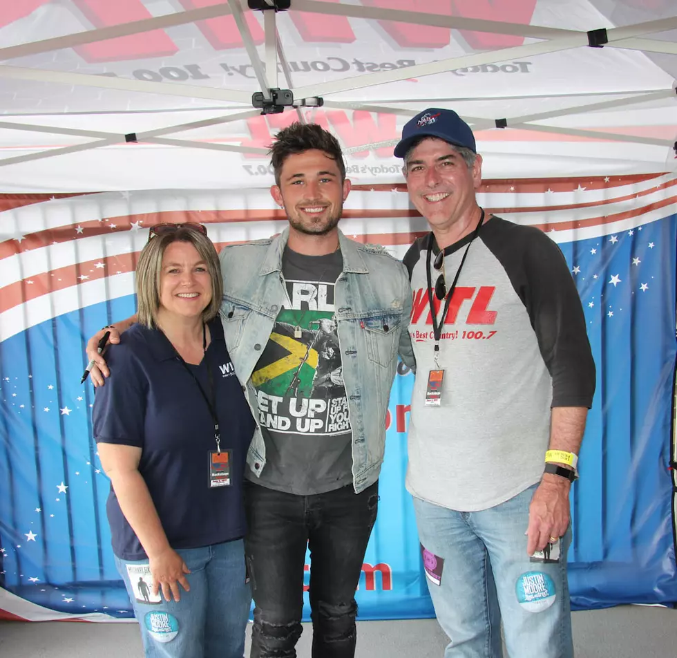 Meet & Greet Photos: Michael Ray At Taste Of Country 2017