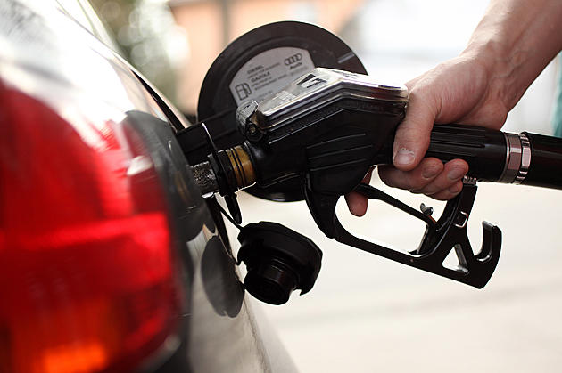 Gas Prices Continue to Drop in Michigan
