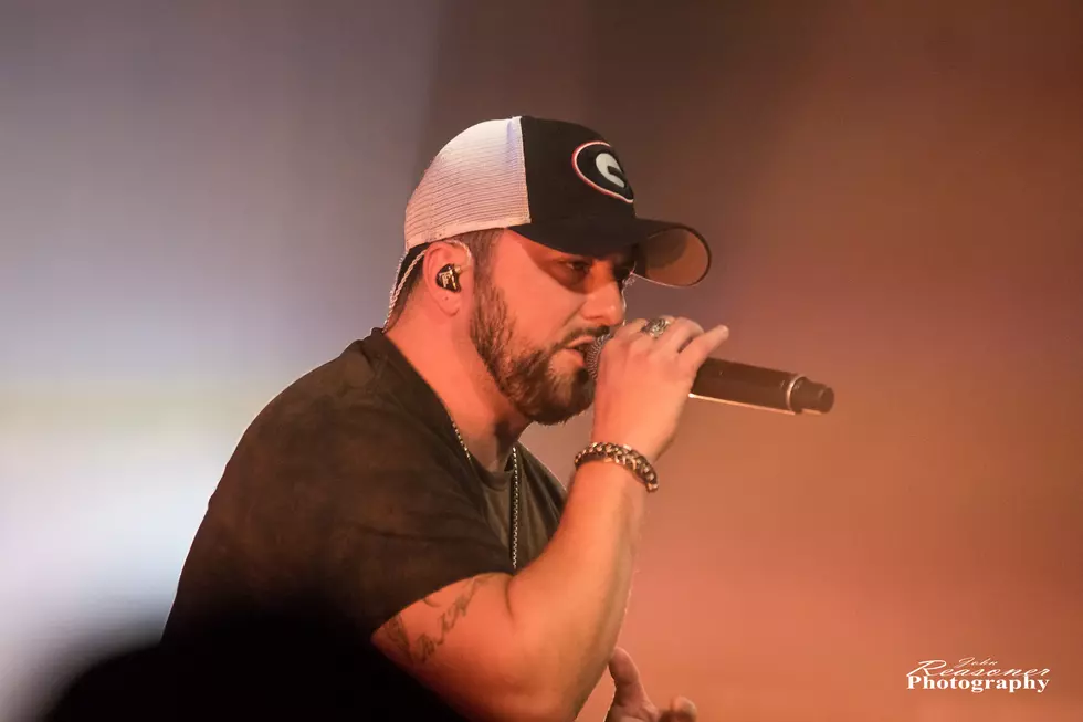 (Photos) Tyler Farr In Concert At Overdrive