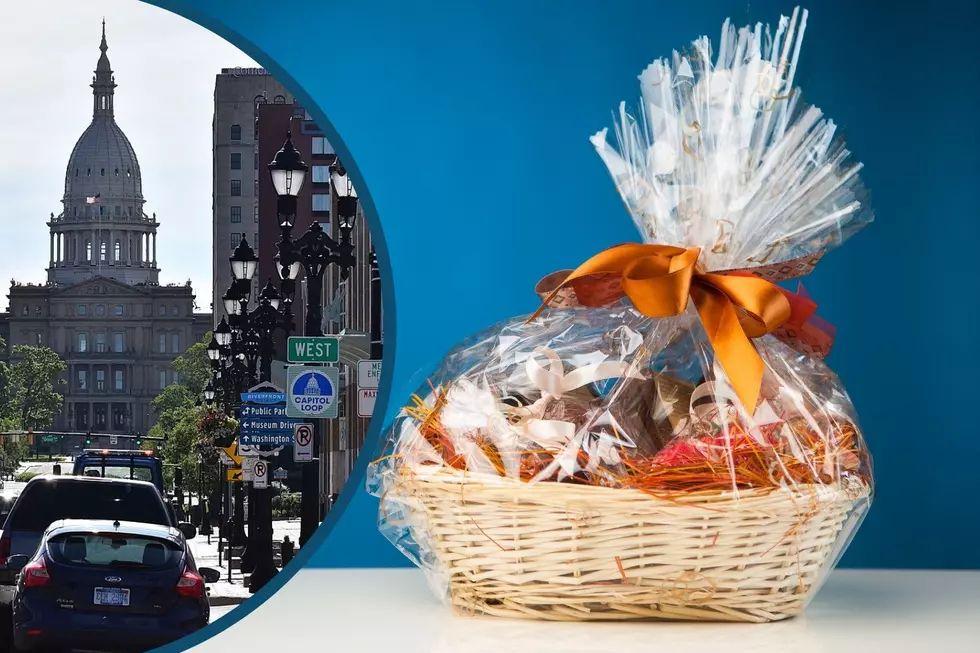9 Wonderful Items to Put in a Lansing-Themed Gift Basket
