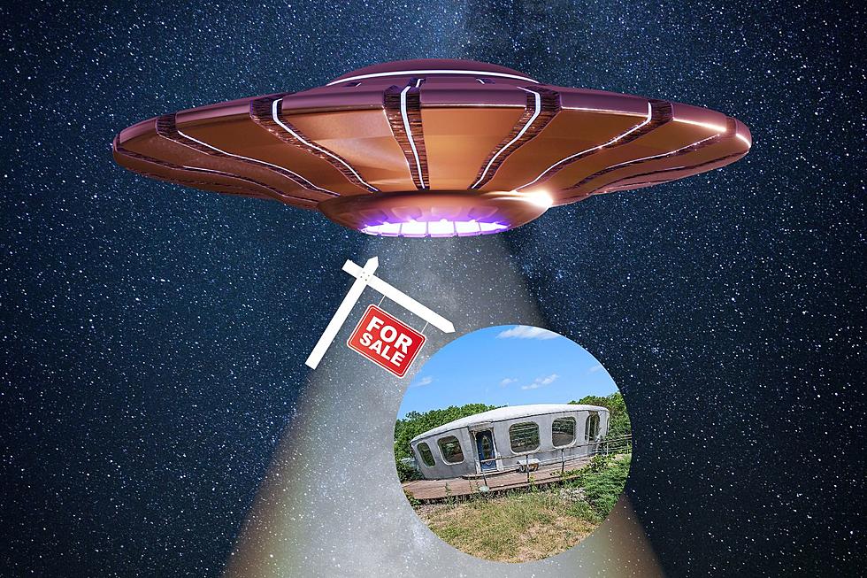 This Lansing Home For Sale Looks Like a Spaceship
