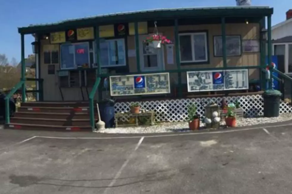 The Best Lobster Roll You Will Have In Your Life Is Waiting For You At This Tiny Shop In Beals Maine