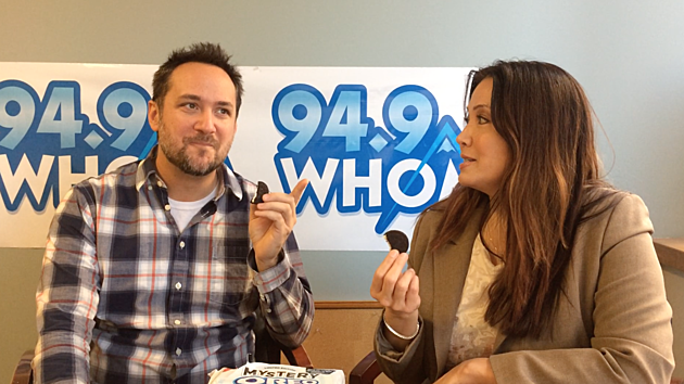WATCH: AJ &#038; Nikki Guess The Mystery Oreo Cookie Flavor