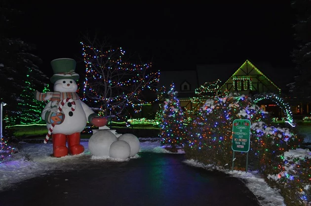 ROAD TRIP WORTHY: Relive Your Precious Family Memories At New Hampshire&#8217;s Santa&#8217;s Village