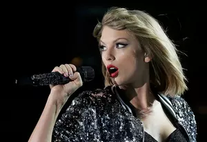 Taylor Swift Drops &#8216;willow&#8217; Remix to Celebrate Her 31st Birthday