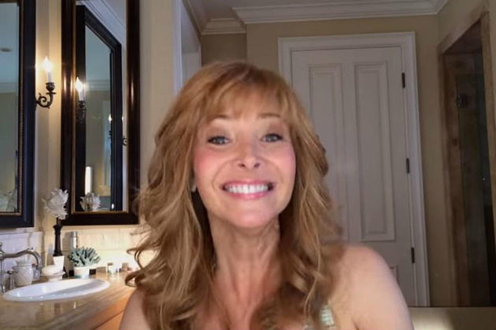 3 Questions Lisa Kudrow Answered Off-Air [VIDEO]