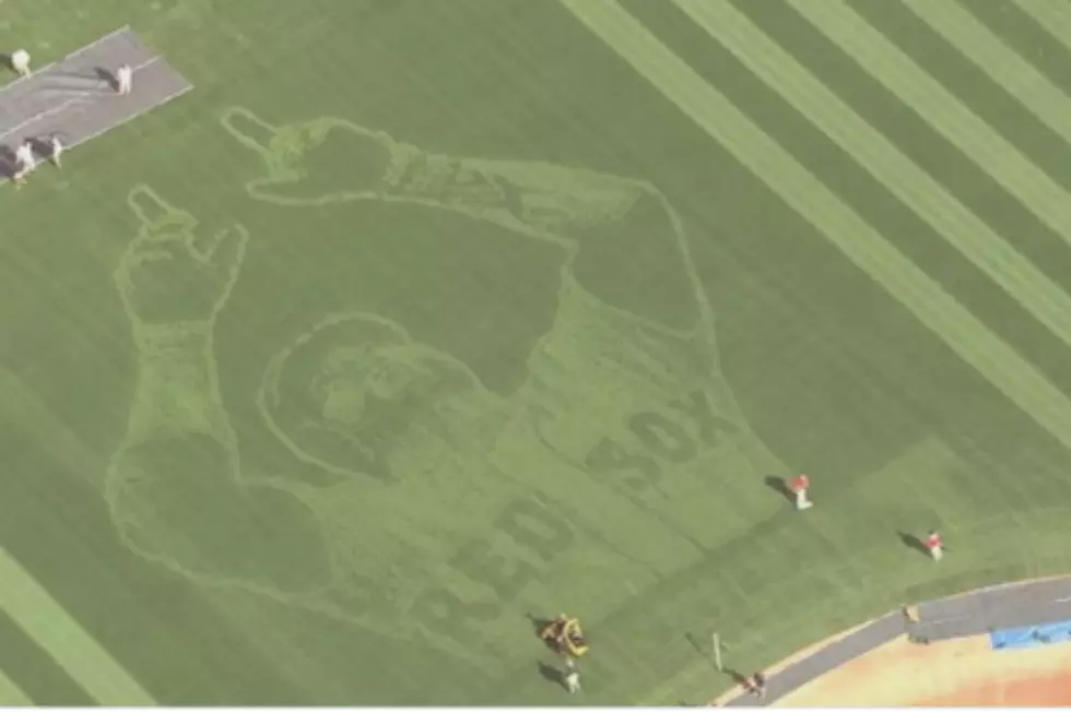 Red Sox & Fenway Park Honor Big Papi’s Last Home Stand With An Amazing Outfield Design