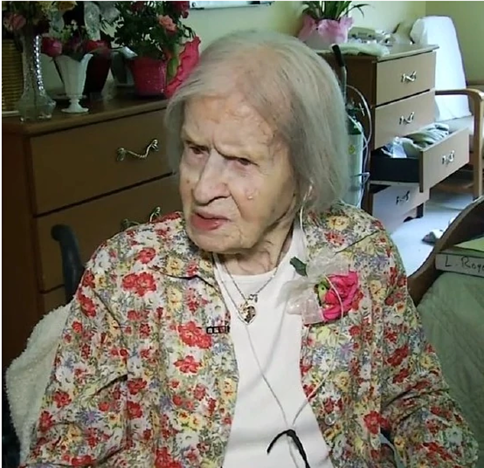 Freeport’s 111-Year-Old Doris Farrar Wants To Meet Tom Brady