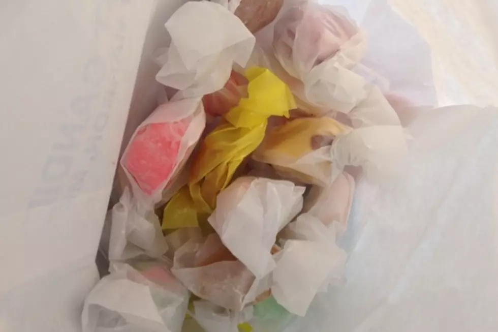 Seeing Salt Water Taffy Made in Boothbay Harbor, Maine is Absolutely Mesmerizing