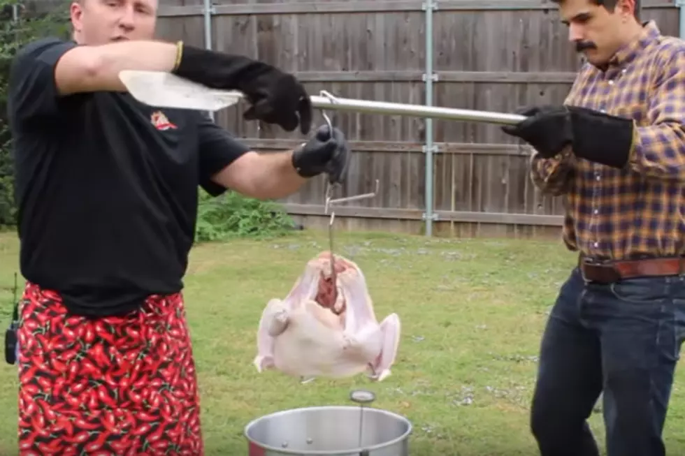 Here&#8217;s How To Safely Deep Fry A Turkey [VIDEO]
