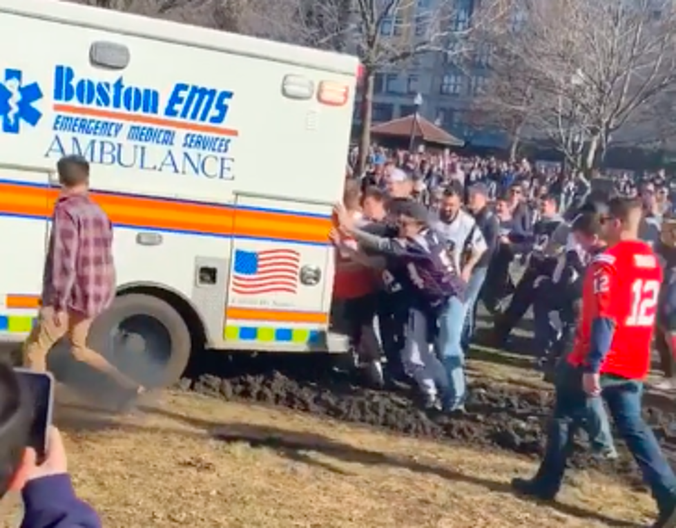 Watch Pats Fans Help An Ambulance Get Unstuck After the Parade