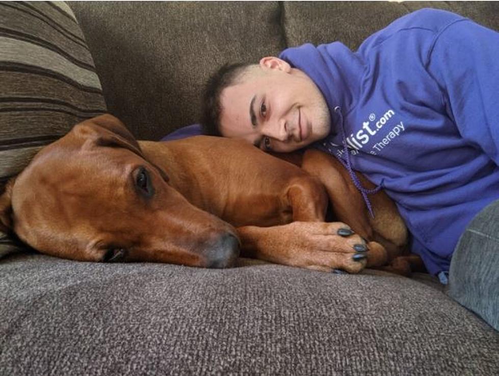 Maine Certified Cuddler Offers Cuddling Sessions For Those Craving Human Touch