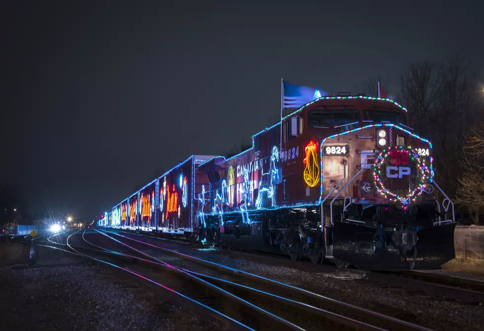 1,000-Foot Holiday Train Covered in Mesmerizing LED Lights to Stop in Maine for First Time