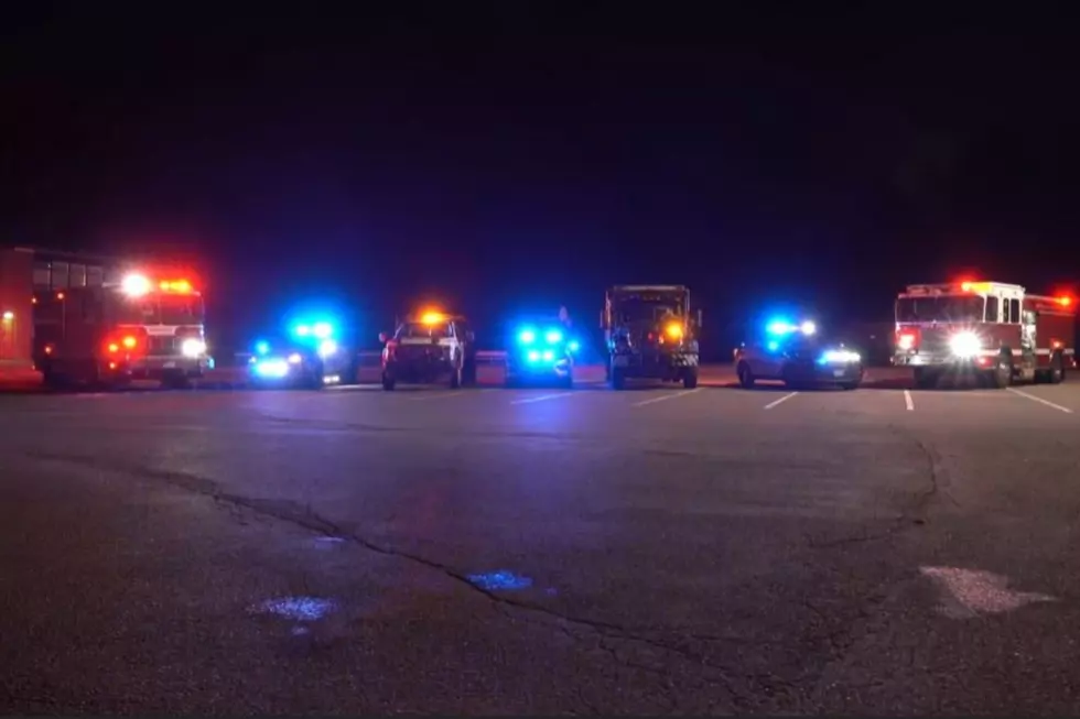 New England Police Department Put on an Amazing Christmas Light Show With Their Vehicles