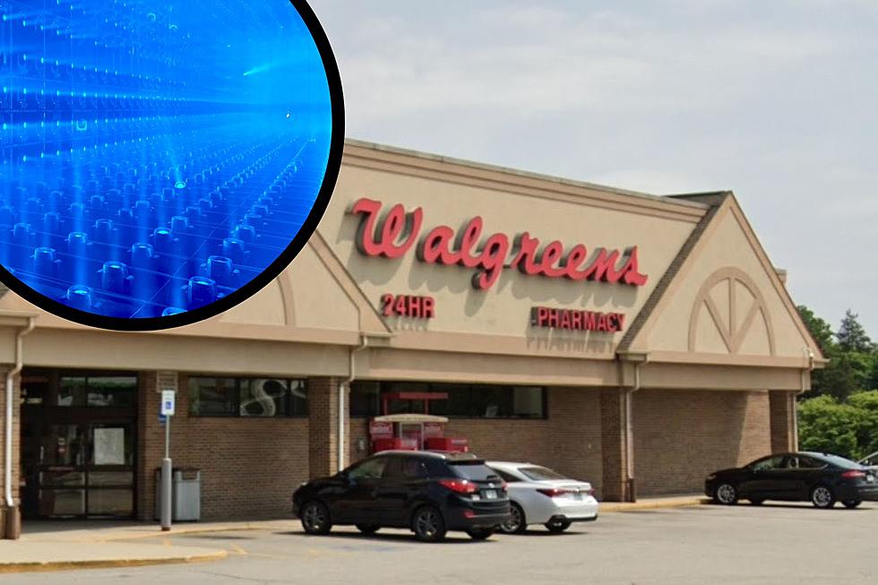 What’s Up With the Flashing Light in This New Hampshire Walgreens’ Parking Lot?