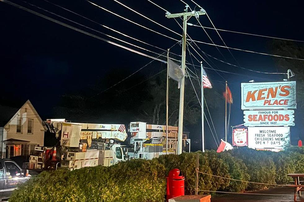 Power Service Workers Didn&#8217;t Expect This When Stopping for Dinner in Scarborough, Maine